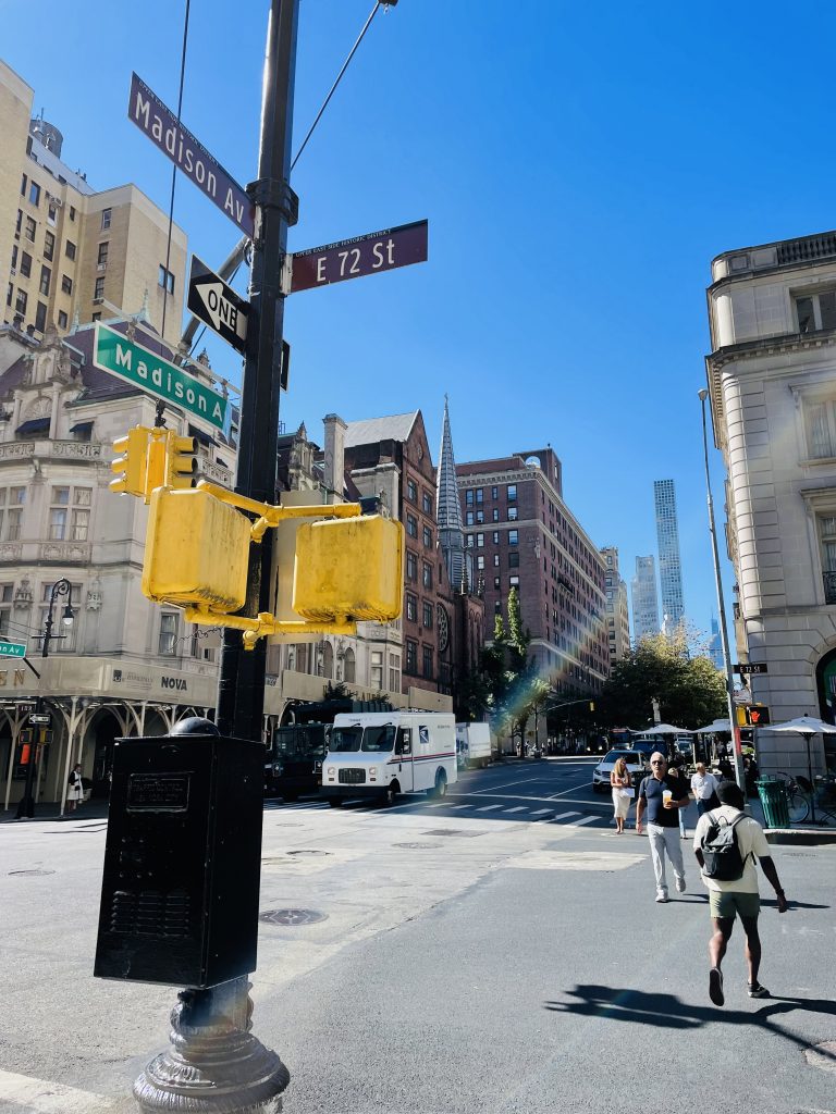 Eine Straßenkreuzung in New York