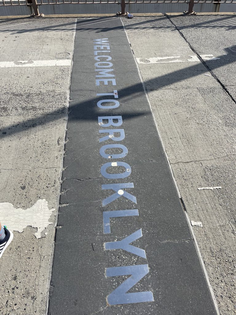 Welcome to Brooklyn steht auf der Straße