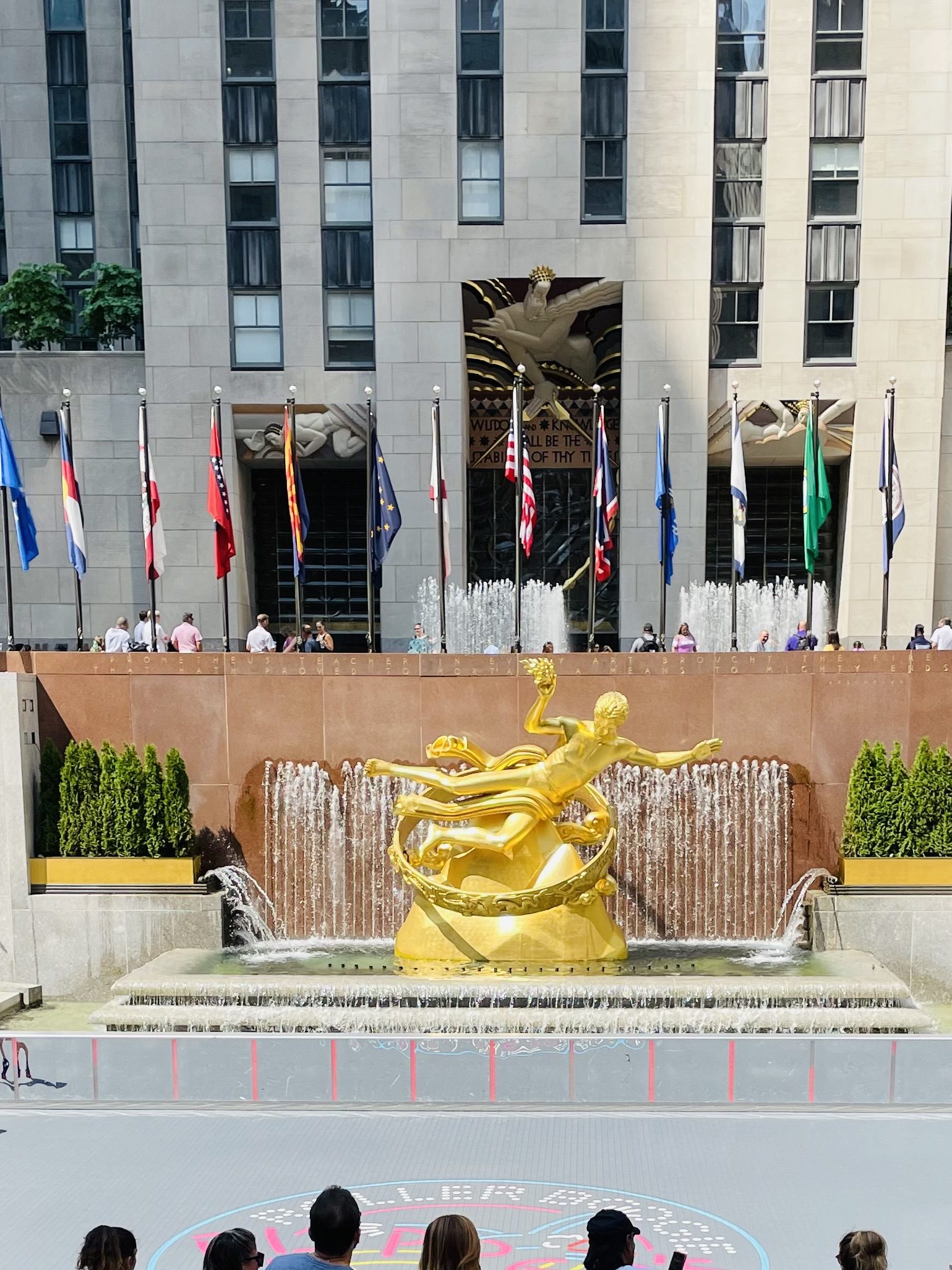 Die Fläche vorm Rockefeller Center in New York 